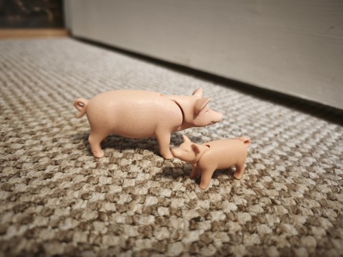 Playmobil pigs family farm - playmobil,