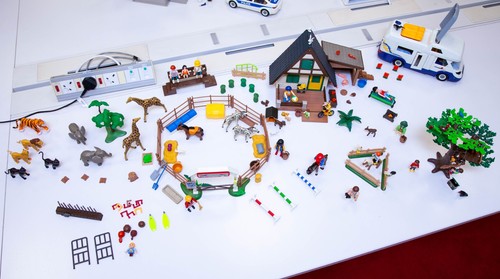 Playmobil farm life house - playmobil,